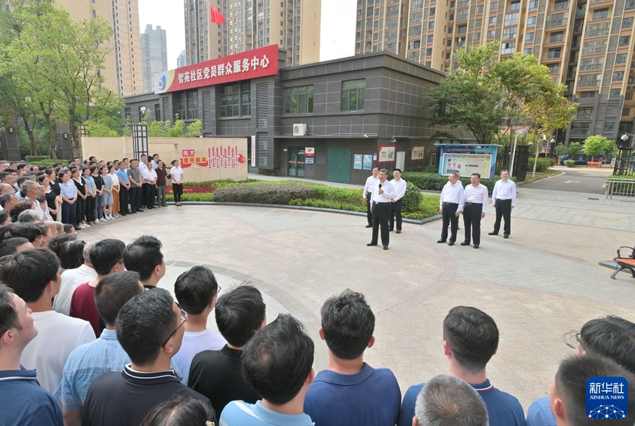 习近平在湖北武汉考察时强调 把科技的命脉牢牢掌握在自己手中 不断提升我国发展独立性自主性安全性