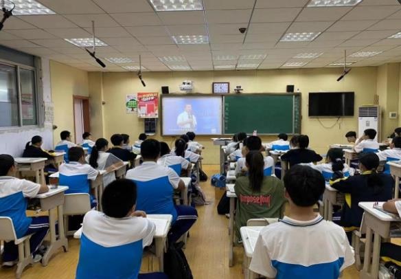 臨沭縣第三初級中學(xué)開展感恩主題活動(圖1) 臨沭縣第三初級中學(xué)開展感恩主題活動(圖1)