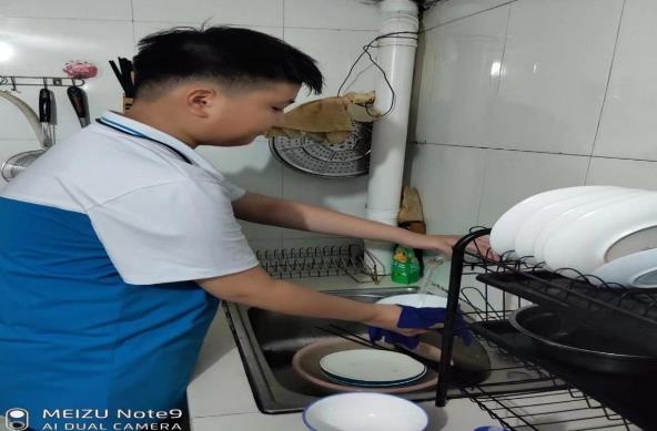 臨沭縣第三初級中學(xué)開展感恩主題活動(圖2) 臨沭縣第三初級中學(xué)開展感恩主題活動(圖2)