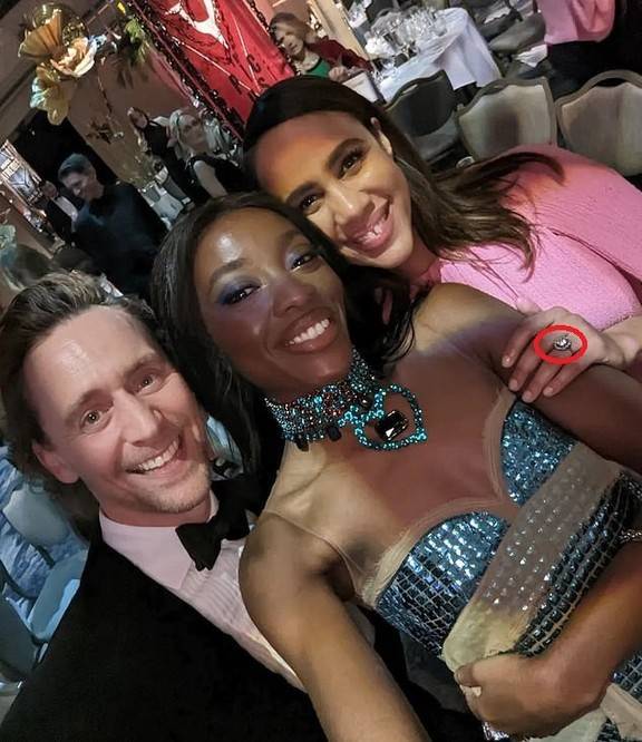 外媒曝抖森未婚妻怀孕 二人5月刚公开订婚喜讯