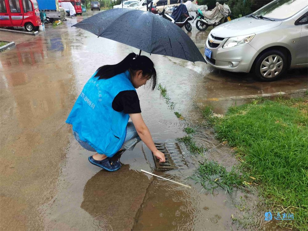 百名记者进小区｜暖心事做到居民心坎上