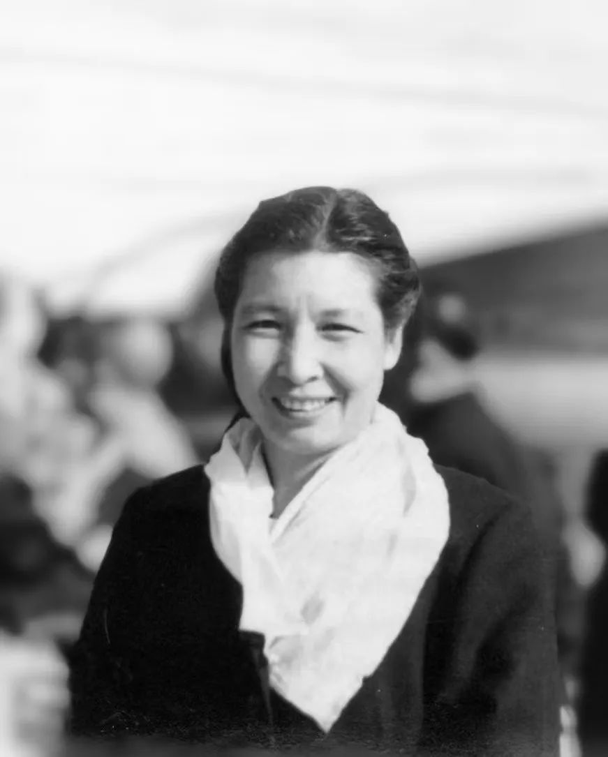 经历了中国革命,建设和改革的各个历史时期,始终把自己的命运与国家的