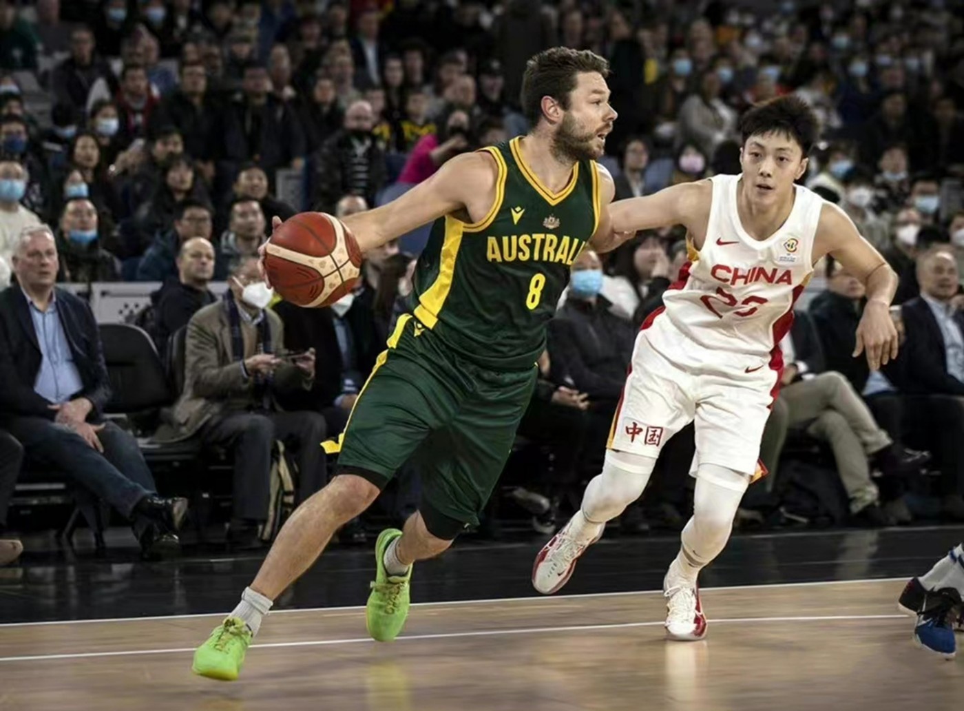 中国篮球世界杯球鞋（「中国男篮」球鞋上脚！郭艾伦穿的居然是这双鞋）