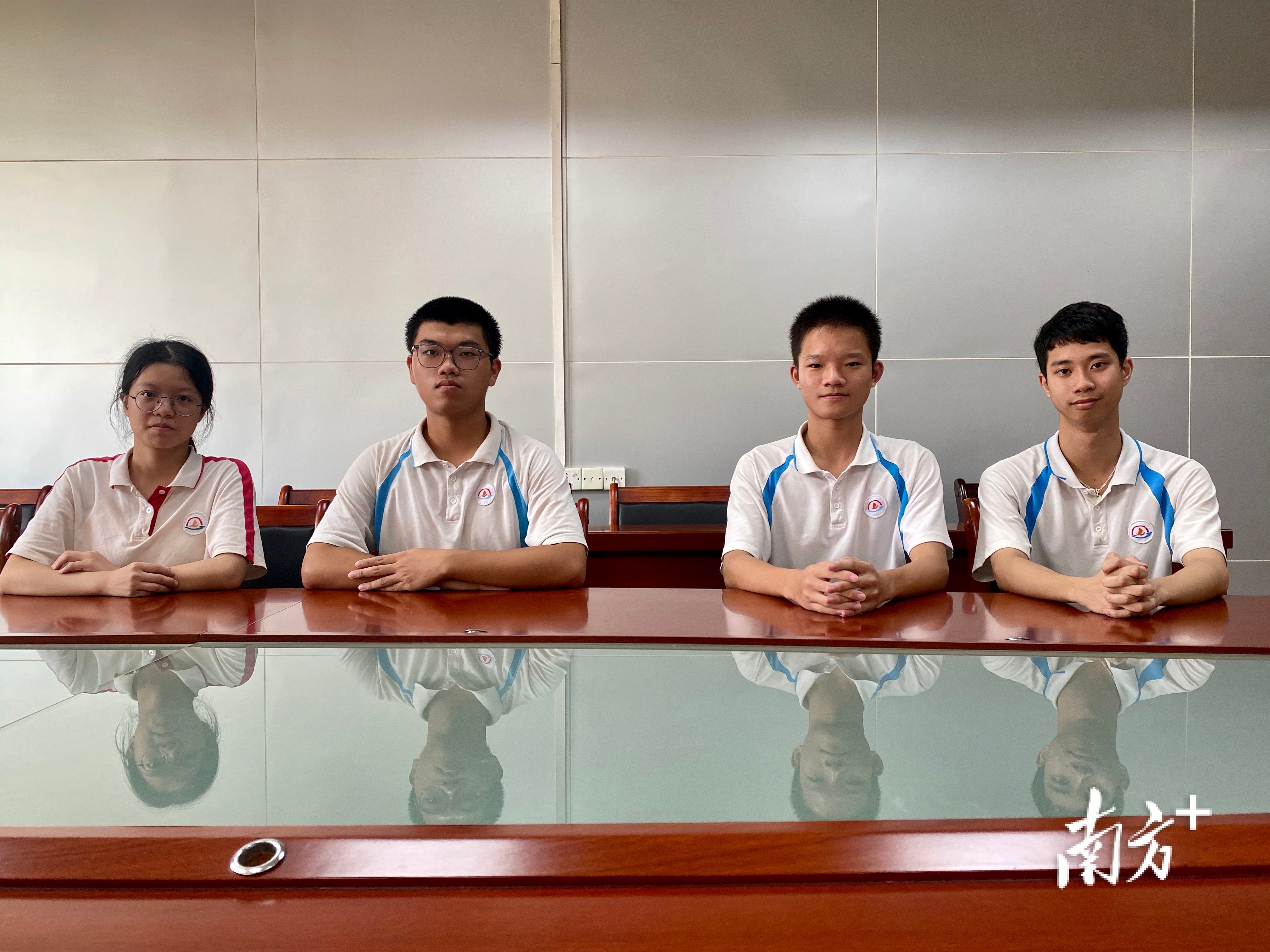 順德龍江中學(xué)高三學(xué)子的“進(jìn)階”之路(圖2) 順德龍江中學(xué)高三學(xué)子的“進(jìn)階”之路(圖2)