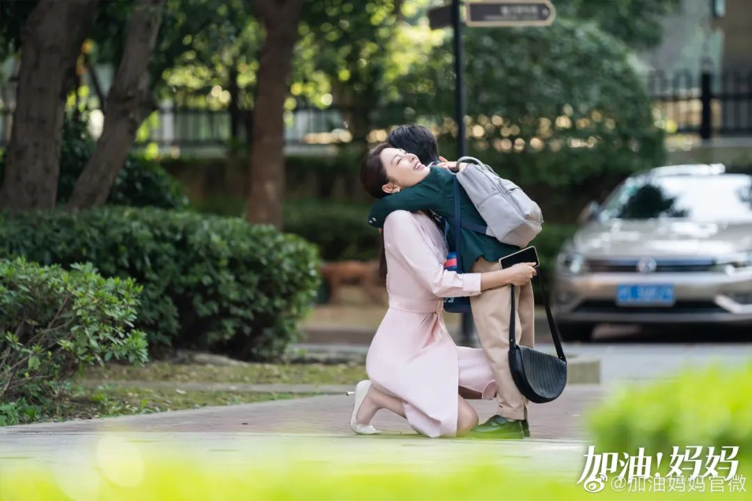 国产剧女演员都流行“带包进组”？