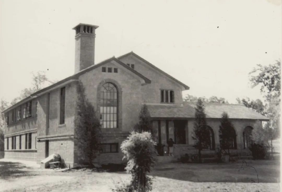 新中国第一所国立大学！