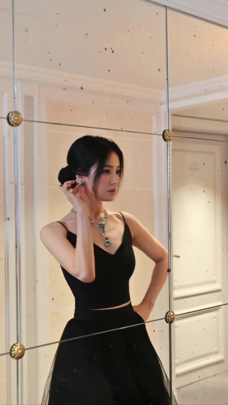 美人计 | 宋慧乔又爱上“熹妃回宫”式妆容了？错