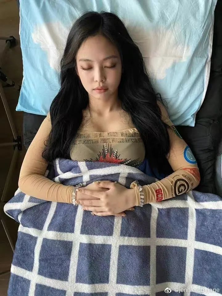 美人计 | 宋慧乔又爱上“熹妃回宫”式妆容了？错