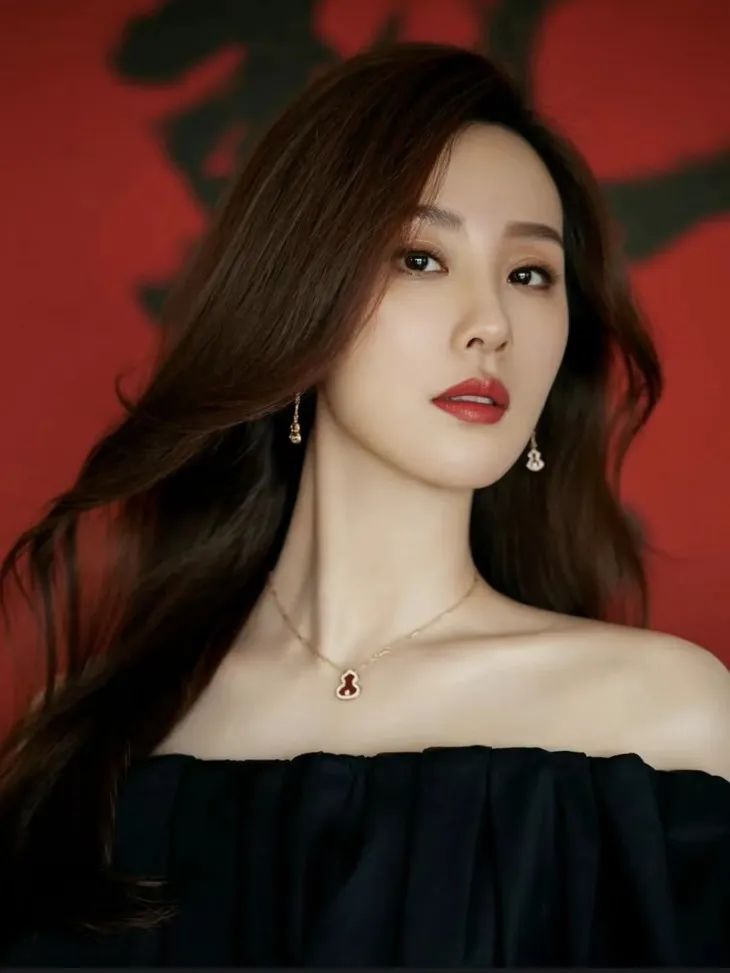 美人计 | 宋慧乔又爱上“熹妃回宫”式妆容了？错