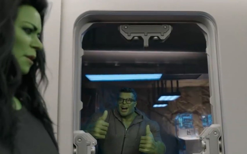 漫威剧集《女浩克》新剧照 高挑女郎穿礼服亮相