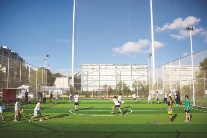 足球鞋怎么画运动鞋怎么画（飞盘抢了足球地盘吗？）-趣拿体育