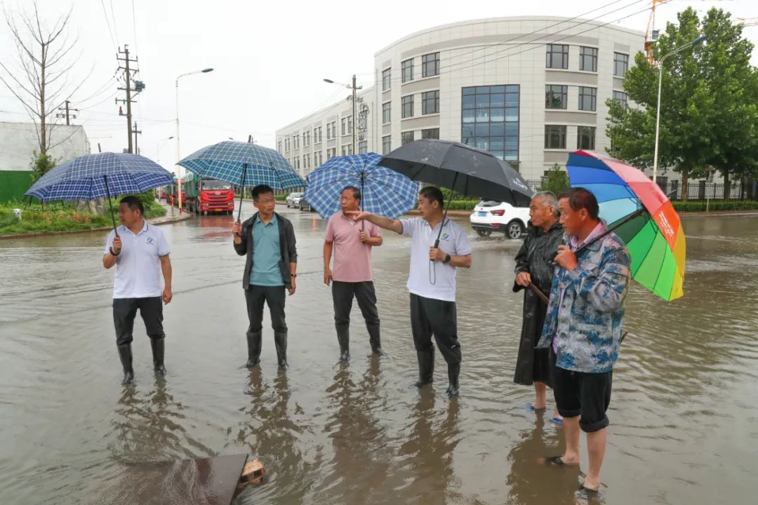 濟(jì)南新材料產(chǎn)業(yè)園區(qū)管委會(huì)主任韓利師檢查防汛工作