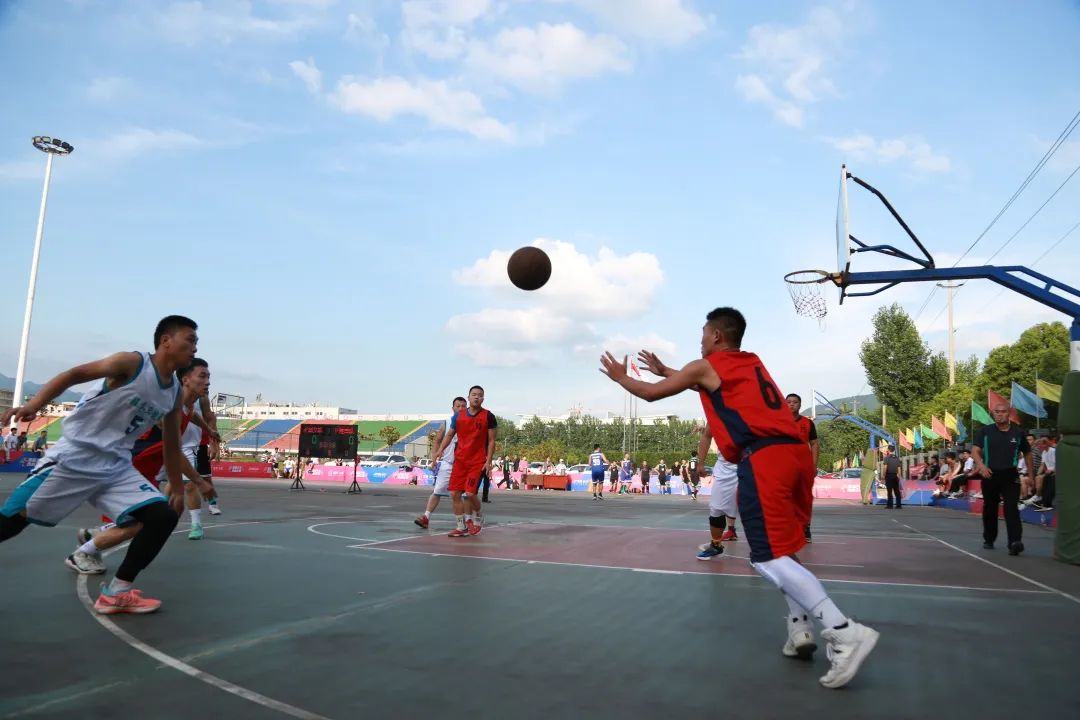 篮球比赛1节多少时间（@篮球爱好者，夏季篮球赛开始报名啦！）