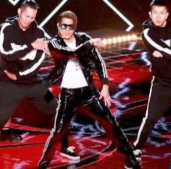 郭富城香港住宅遭窃，案发时正在家里睡觉，岳父到警局协助调查