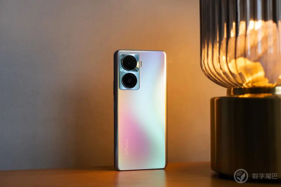 「晚报」罗永浩新公司名为 Thin Red Line/马斯克宣称放弃收购推特