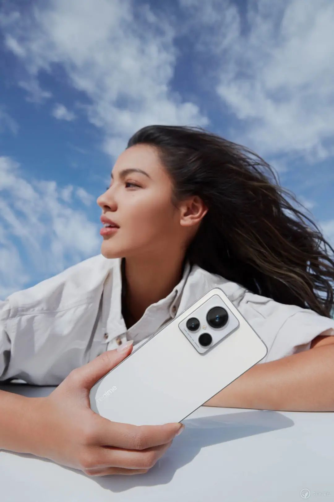 「晚报」罗永浩新公司名为 Thin Red Line/马斯克宣称放弃收购推特