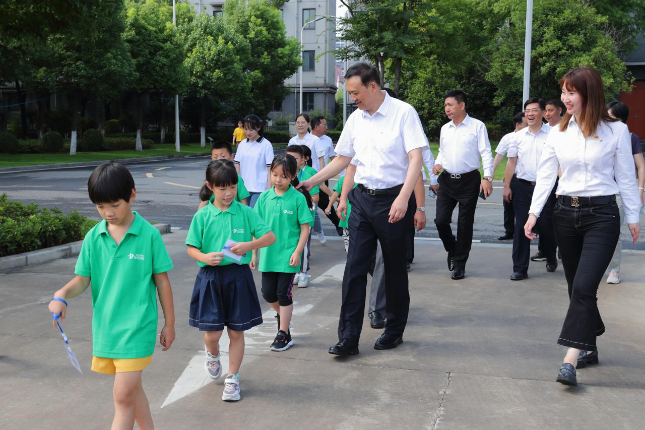 11人制场地2小时6500(职工子弟托管中心正式启用——中天钢铁第三期职工子弟夏令营开营)