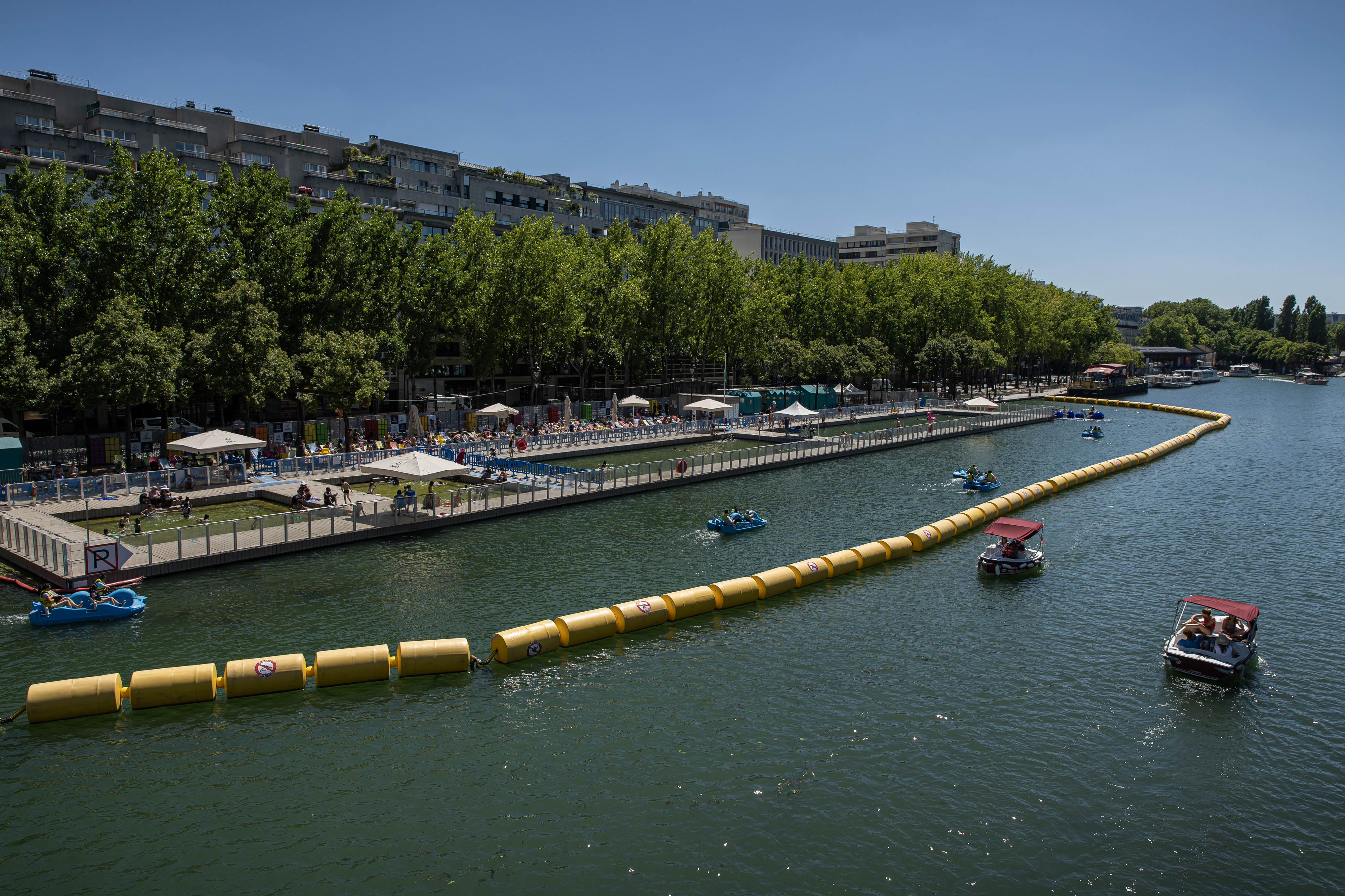 国际巴黎举办沙滩节休闲消夏活动