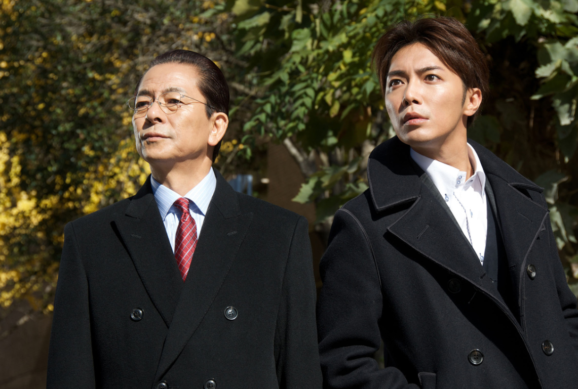 寺胁康文时隔14年回归《相棒》成杉下右京最初和“最后的搭档”