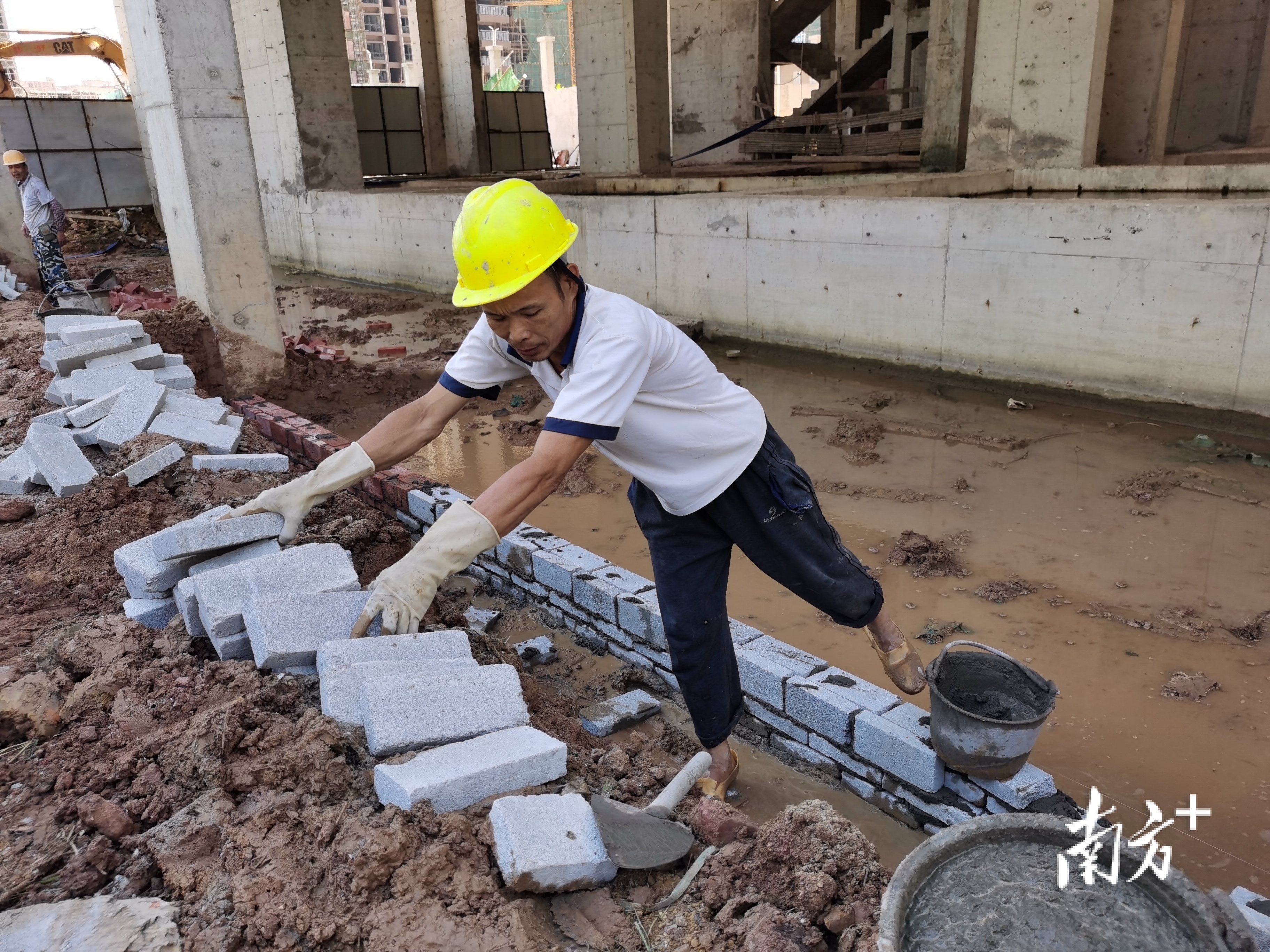 网红烂尾楼“复活”记｜跨度5年，廉江“二力城”终复建