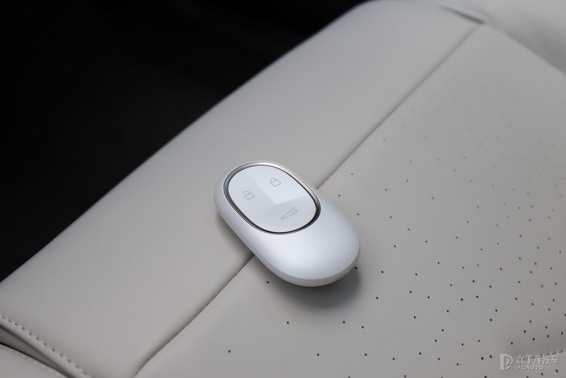 问界华为鸿蒙座舱乱拳打死特理蔚鹏老师傅？我不信