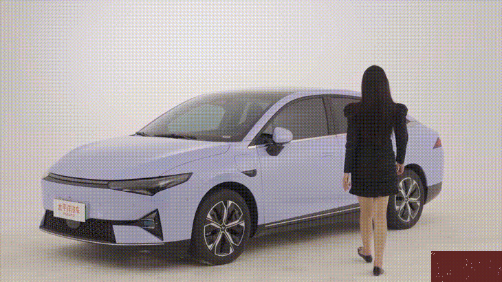 问界华为鸿蒙座舱乱拳打死特理蔚鹏老师傅？我不信