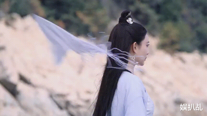 流行网红脸vs高级美人脸：加点「央视感」就变美？吊打网红，get央妈秘籍