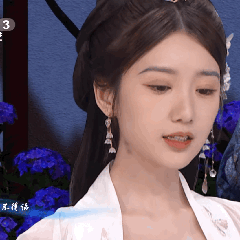 流行网红脸vs高级美人脸：加点「央视感」就变美？吊打网红，get央妈秘籍