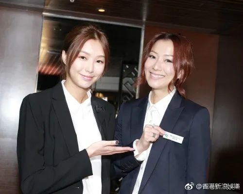 郑秀文“twins”谷底反弹做强人！赵颂茹将亲身经历拍成电视剧，重新振作、用甜歌做总结