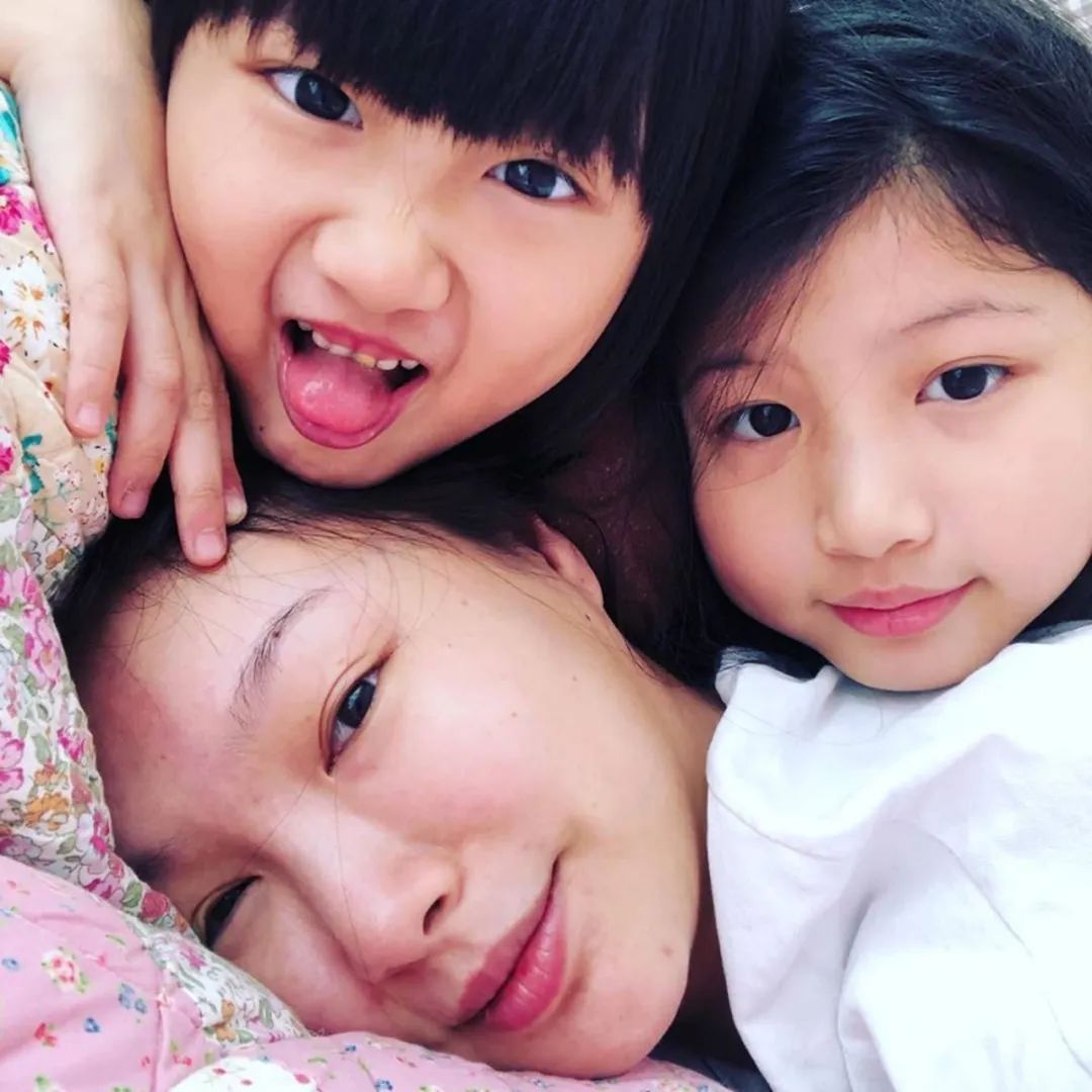 郑秀文“twins”谷底反弹做强人！赵颂茹将亲身经历拍成电视剧，重新振作、用甜歌做总结