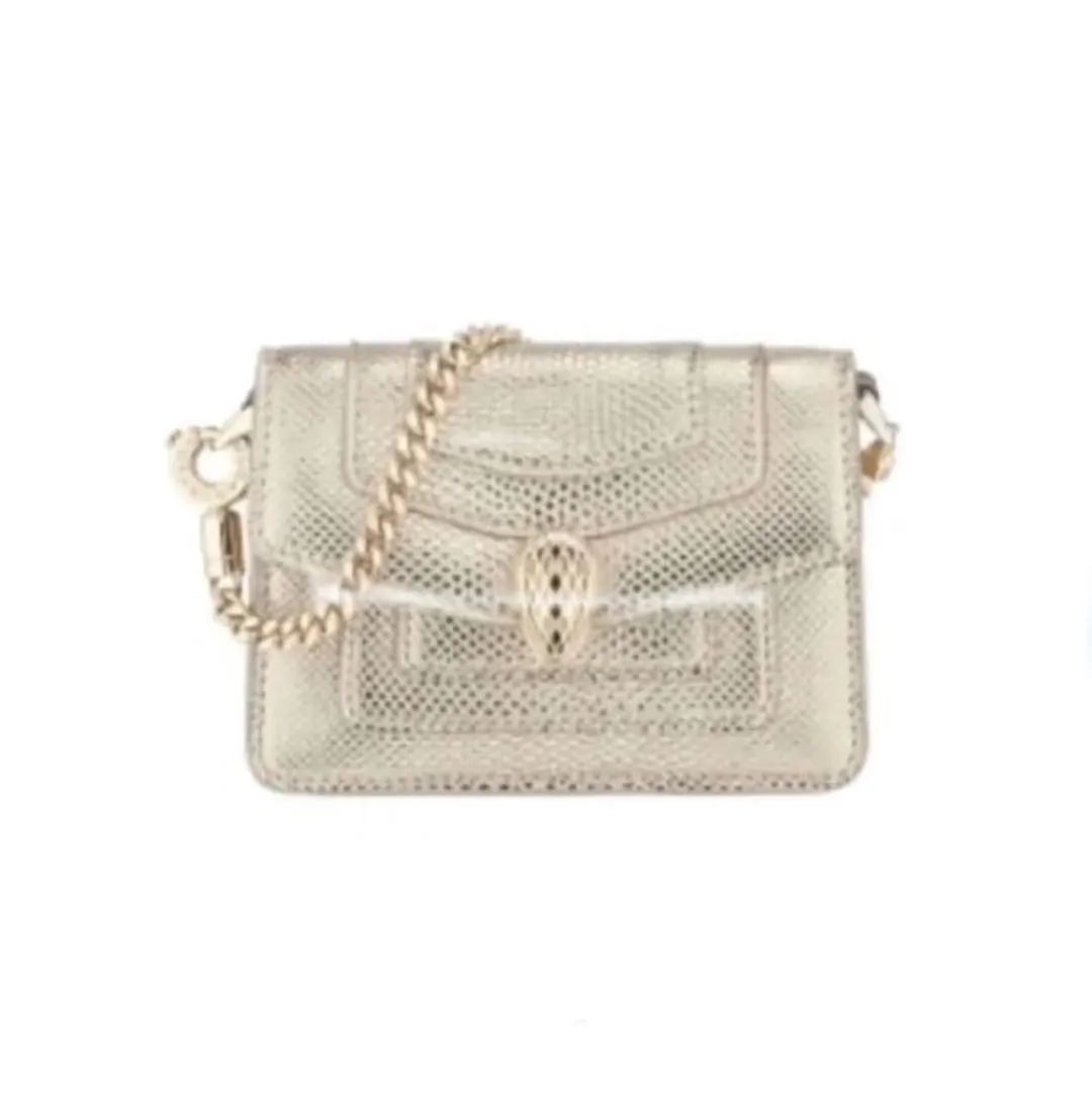 被网友骂了20多年的日本女人，却有上百万人想知道她包里装了什么