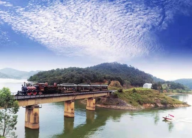 昆明马龙县有多少人口（曲靖这十年）