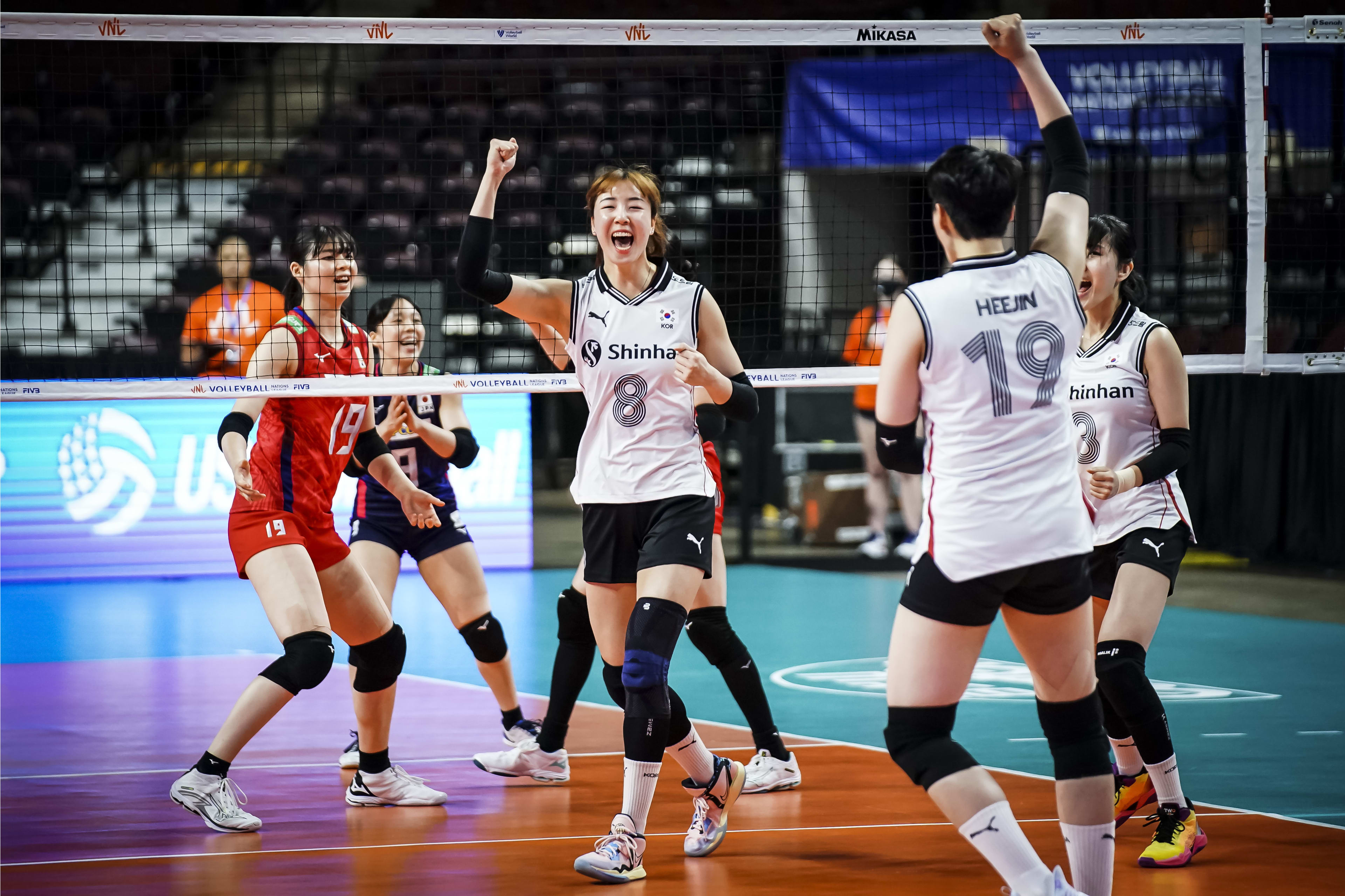 韩国女排备战2022年世锦赛16人名单如下:边攻(7人):朴贞雅,姜素辉