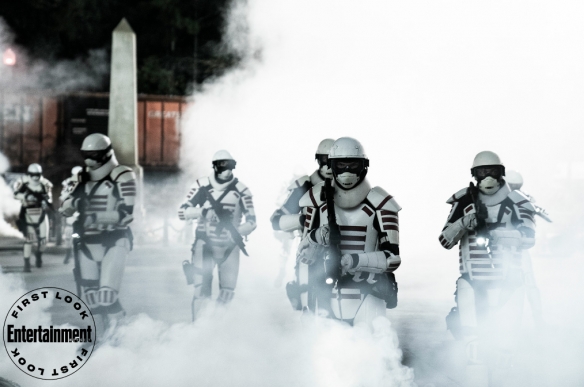 大结局！《行尸走肉》第11季第三部分剧照！弩哥亮相