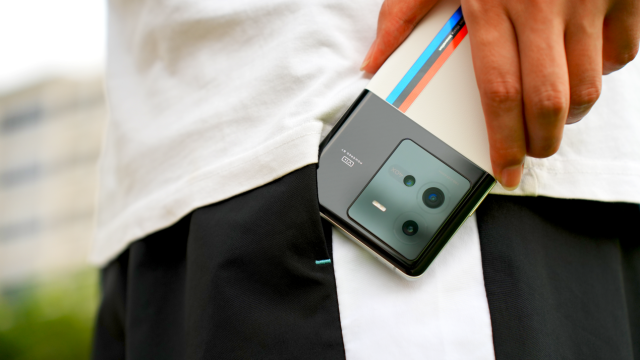 iQOO 10 Pro评测：闪充、性能和影像直接拉满，还有谁？