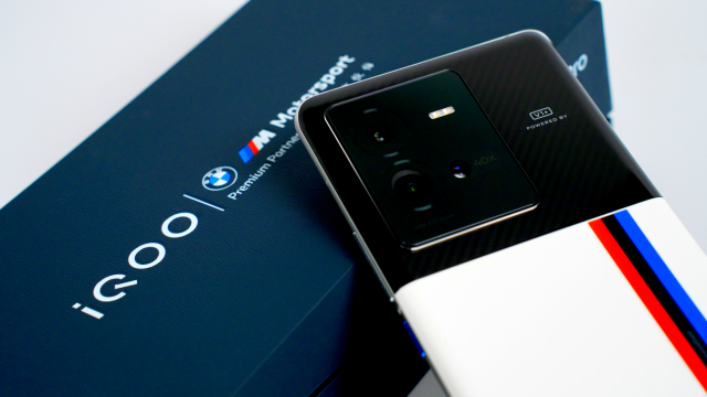 iQOO 10 Pro评测：闪充、性能和影像直接拉满，还有谁？