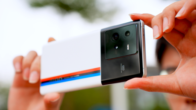 iQOO 10 Pro评测：闪充、性能和影像直接拉满，还有谁？