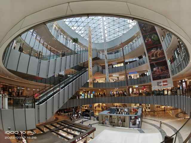 iQOO 10 Pro评测：闪充、性能和影像直接拉满，还有谁？