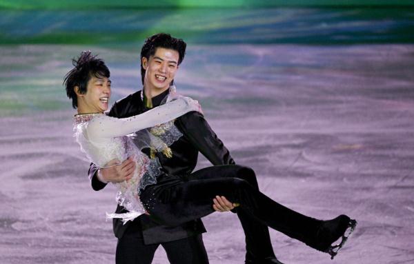 2014索契冬奥会花样滑冰(羽生告别赛场,翩然转身但脚步不停)