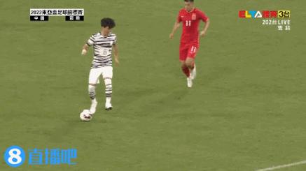 东亚杯-朱辰杰“吊射”乌龙后防接连被打穿 中国男足0-3韩国