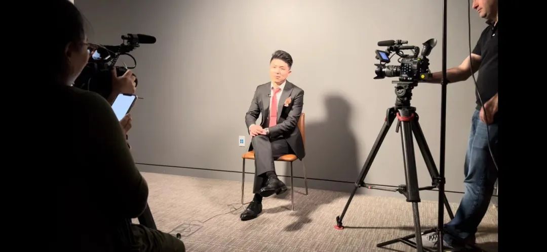 对话胡润U30创业领袖｜打破传统，漫游无界——数字艺术产业的未来，One Meta Art创始人李砺锋