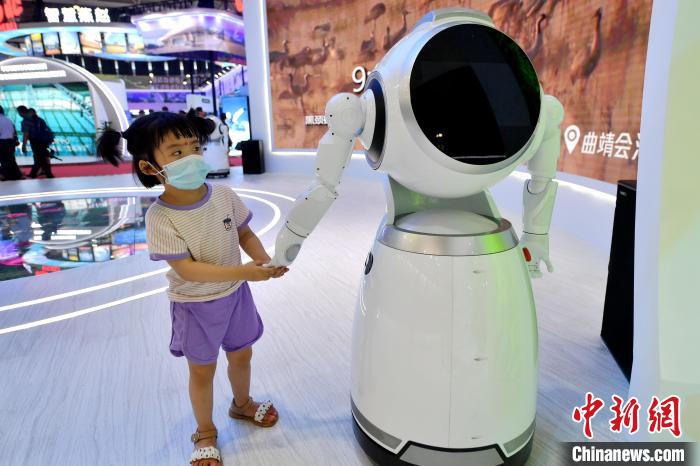 数字中国建设成果展吸引市民参观 元宇宙引关注