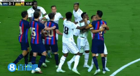 友谊赛-拉菲尼亚世界波双方爆发冲突 巴萨1-0皇马