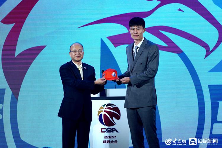 cba選秀結果2020（CBA選秀里程碑！狀元王嵐嵚成為第100位選秀球員，青島男籃選中兩名球員）