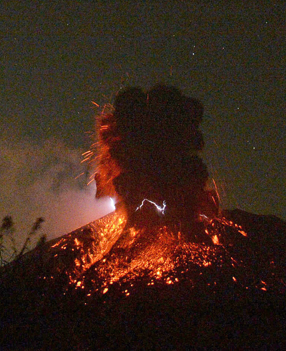早安·世界｜樱岛火山大规模喷发，日本气象厅发最高级别警报