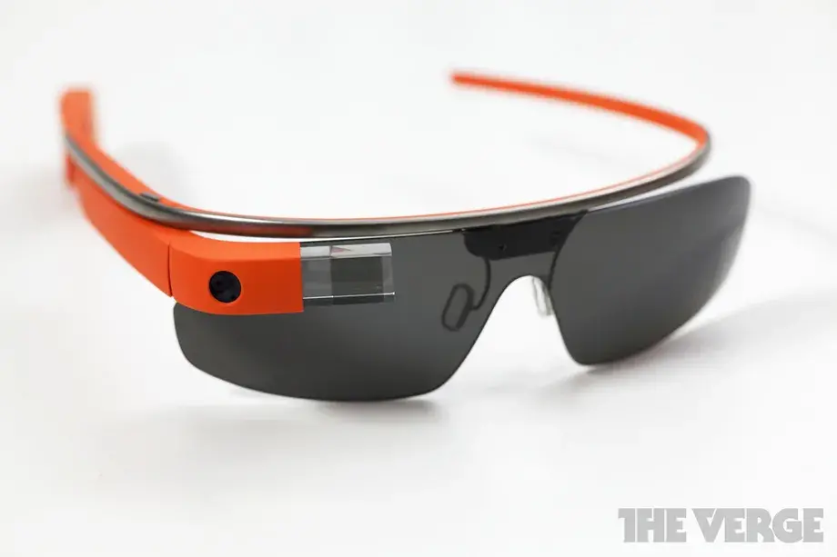 谷歌智能眼镜(智能眼镜即将进入日常生活 Google正测试新型Glass)