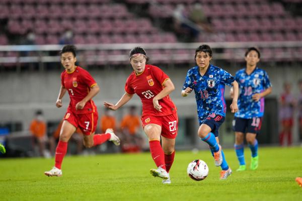 中国女足0比0战平日本队 获得东亚杯亚军