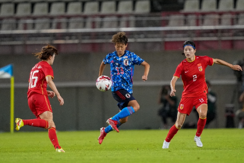 2018世界杯亚军比赛(战平日本队，中国女足以不败战绩获东亚杯亚军，平历史最佳)