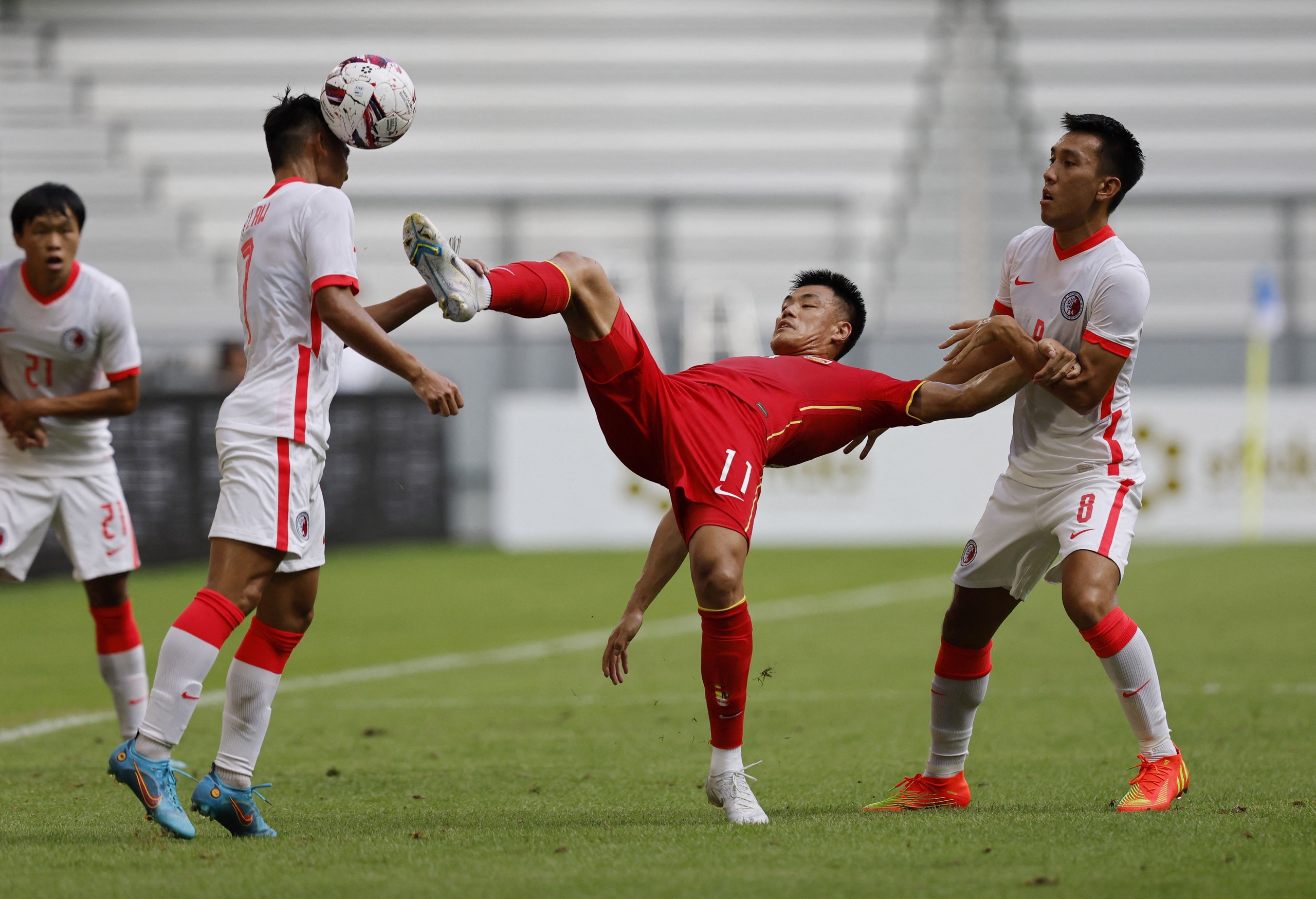 中国男足1(国足1-0击败中国香港：无论对手强弱，都没有前场组织能力)