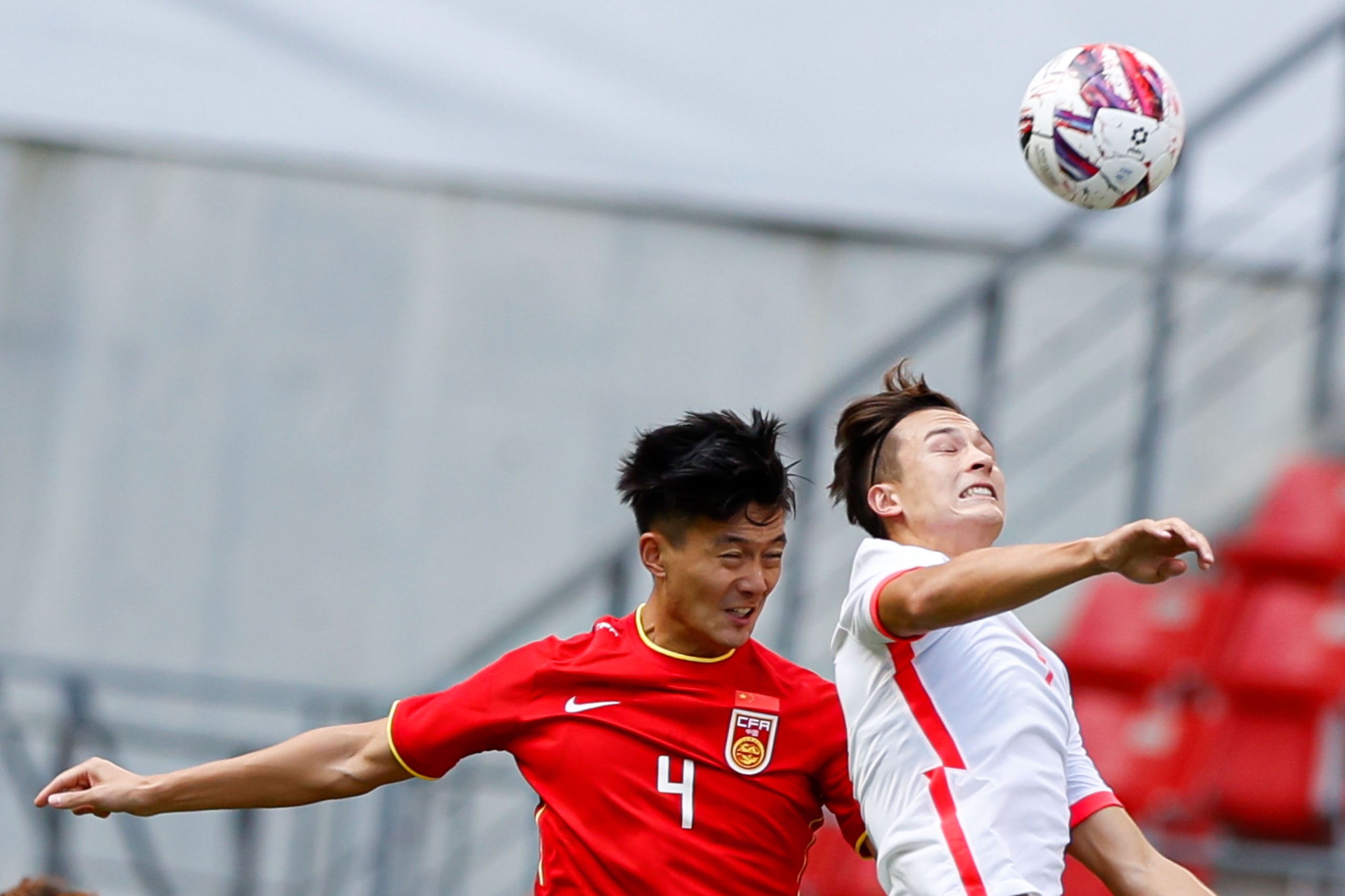 中国男足1(国足1-0击败中国香港：无论对手强弱，都没有前场组织能力)